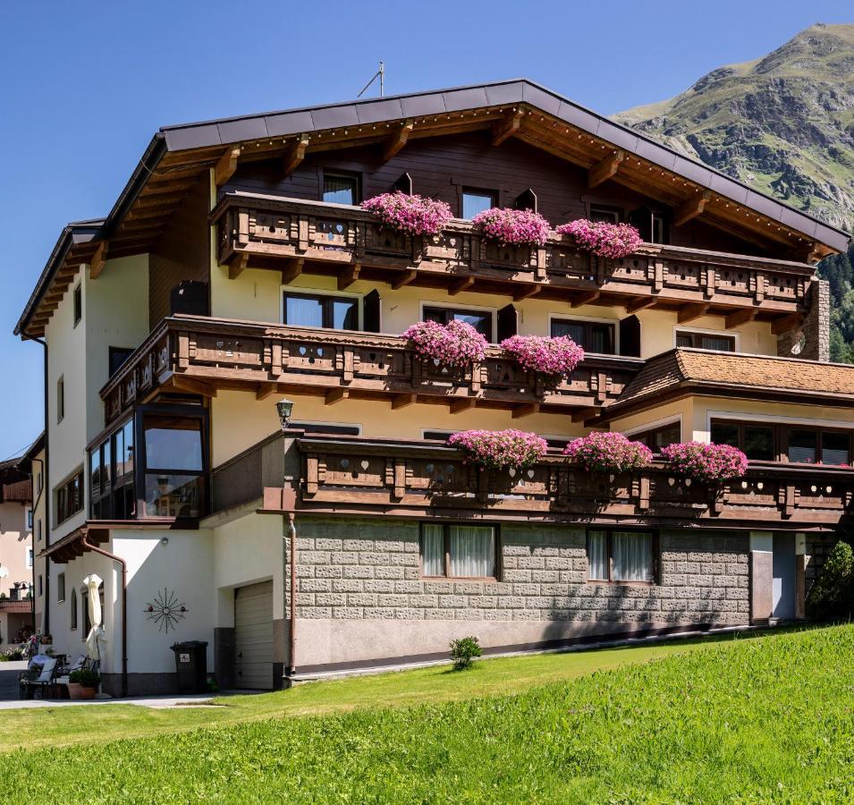 Haus Elisabeth Hotel Санкт Леонард им Пицтал Екстериор снимка